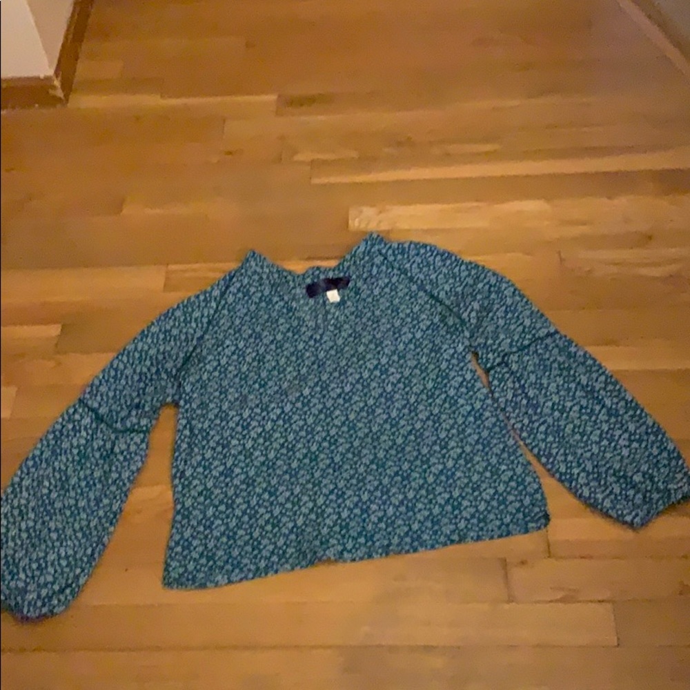 Green floral top